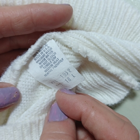 PICKET & POST Womans sweater size Large in a beautiful white on white - Picture 7 of 7